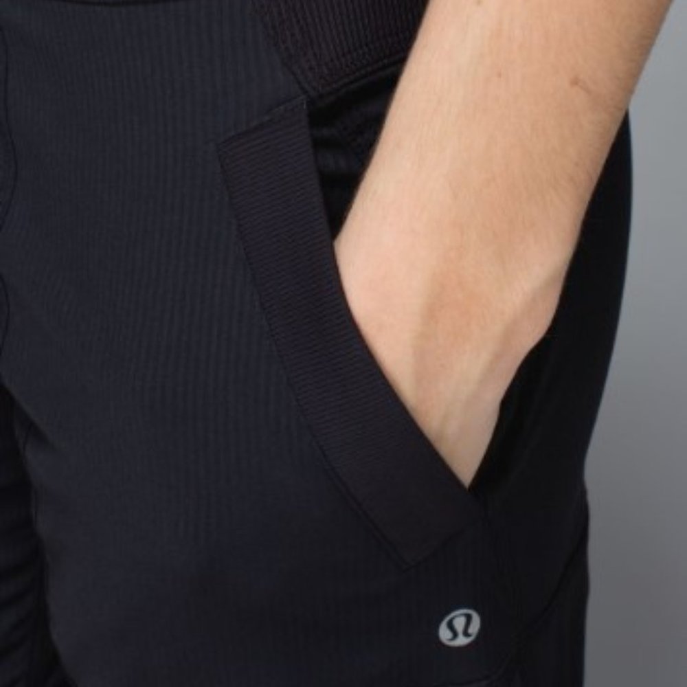 Lululemon Studio Crop Black - Picture 2 of 12